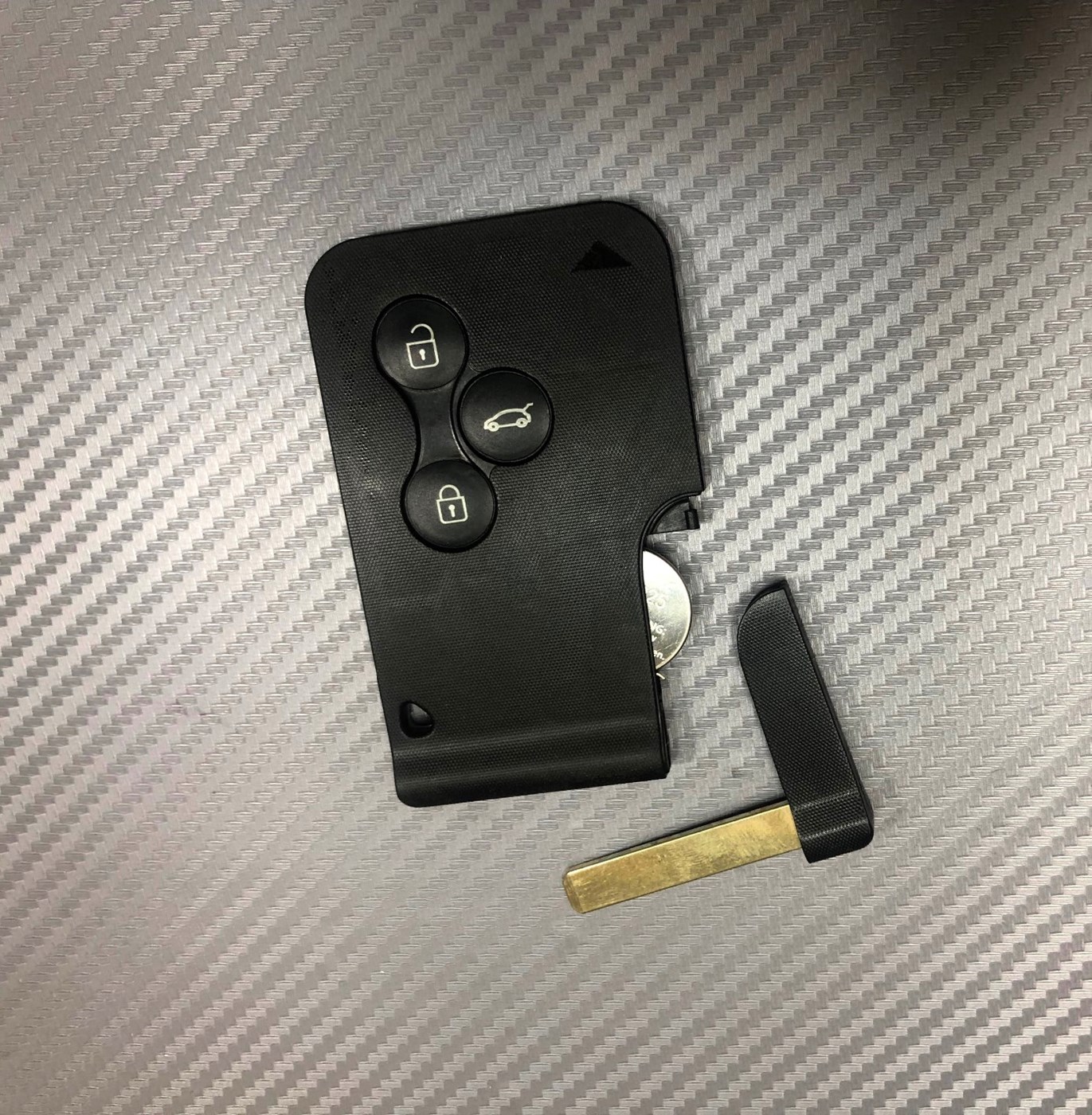 מפתחות כרטיס לרנו מיגן שכפול תיקון מפתח כרטיס לרנו מיגן בירושלים