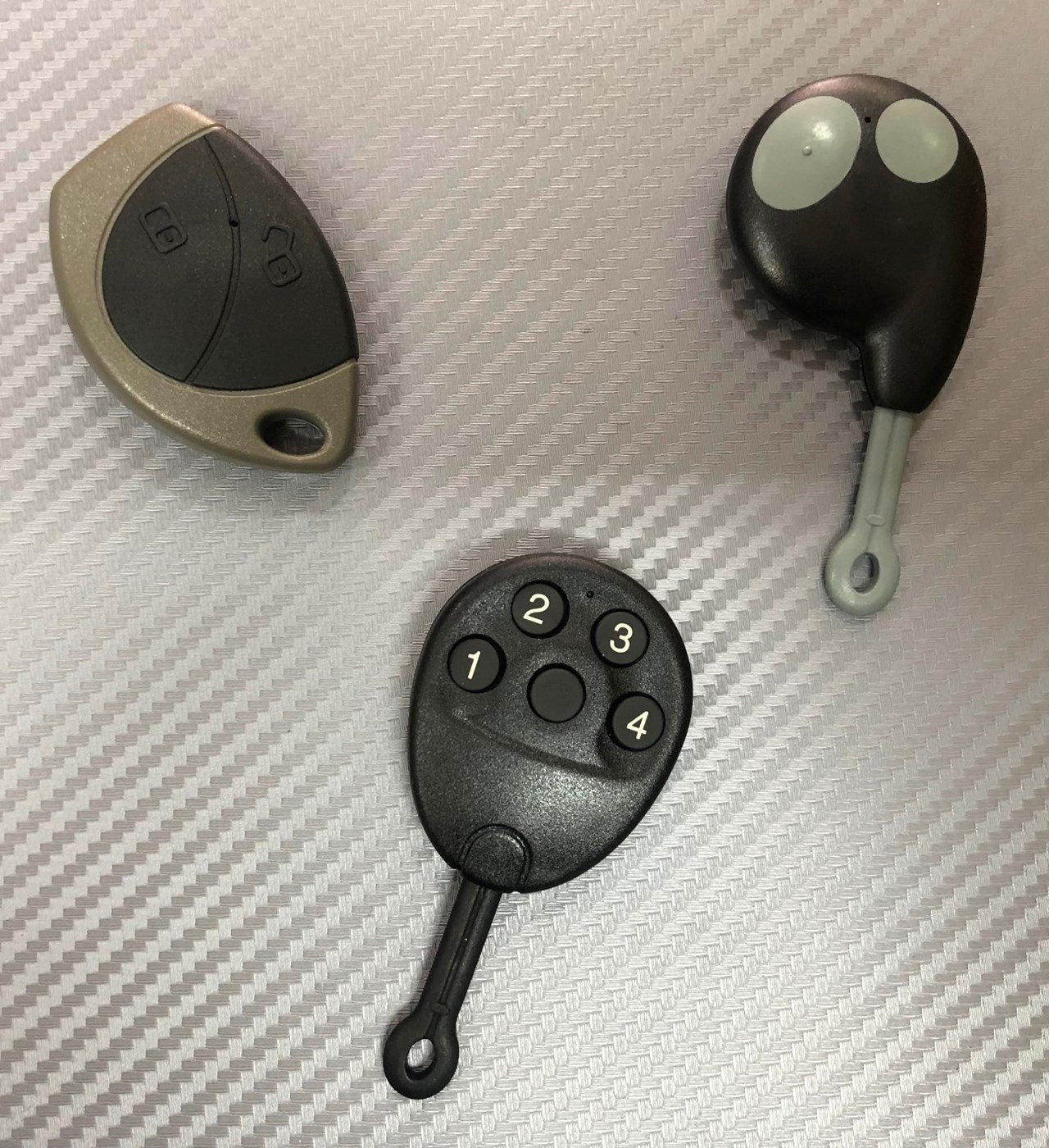 תיקון וחידוש שלט לרכב לשער לחניה מנעולן תיקון שלטים לרכב שער בירושלים